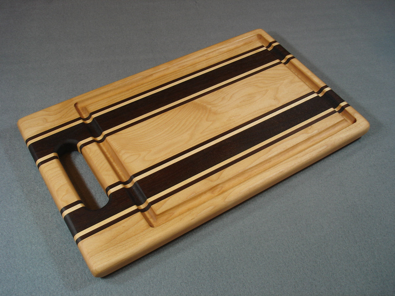 Cutting Board - Maple Board with Handle - Medium
